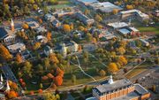 De campus van Wheaton College in Illinois, waar de URCNA en de OPC vergaderen. beeld Wheaton College