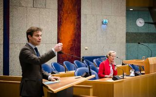 CDA-Kamerlid Van Helvert en minister Kaag (waarnemend op Buitenlandse Zaken). beeld ANP, Bart Maat.