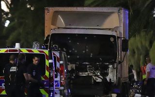De 17-jarige stond op 5 meter afstand van de truck in Nice. beeld AFP,   Valery Hache