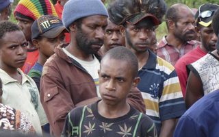 De kerk in Papoea moet concurreren met de lokroep van de wereld. Aids, verslaving, het komt onder de kerkjeugd allemaal voor. Foto RD