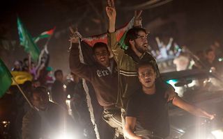 Inwoners van Gaza vieren de wapenstilstand. Foto EPA