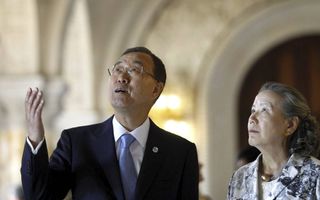 Secretaris-generaal van de VN Ban Ki Moon en zijn vrouw in het Vredespaleis voor de viering van het 100-jarig jubileum. Beeld ANP