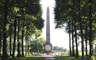 De Naald tegenover Paleis Soestdijk staat er ter eer van de latere koning Willem II.  beeld RD