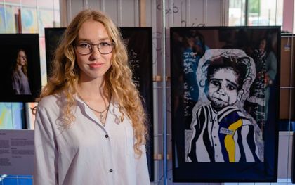 Anastasiy Kondratenko (22) uit Romney volgde een opleiding voor grafisch kunstenaar. De Oekraïense vluchtelinge werkte mee aan de Zwolse expositie ”Quo Vadis?” beeld Stichting Humane, Vlad Lodoaba