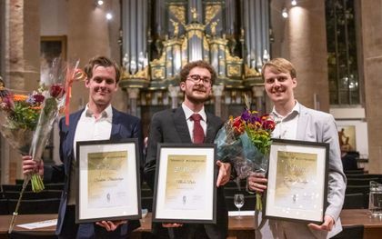 De drie finalisten (v.l.n.r.): Diederik Blankesteijn, Nicola Dolci en winnaar Leendert Verduijn. beeld Stichting Groningen Orgelstad