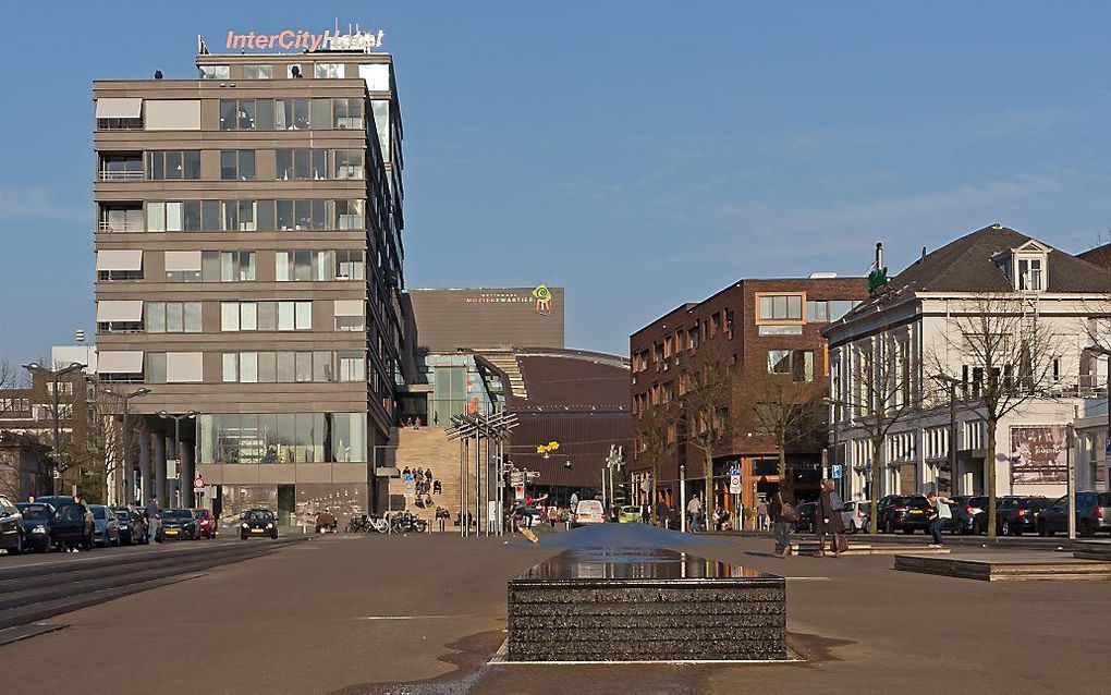 Het Stationsplein in Enschede. beeld Wikimedia, Michiel Verbeek