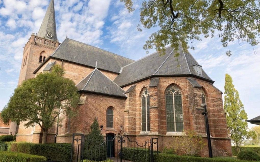 Ds. Van de Kamp neemt afscheid van hersteld hervormde gemeente Opheusden