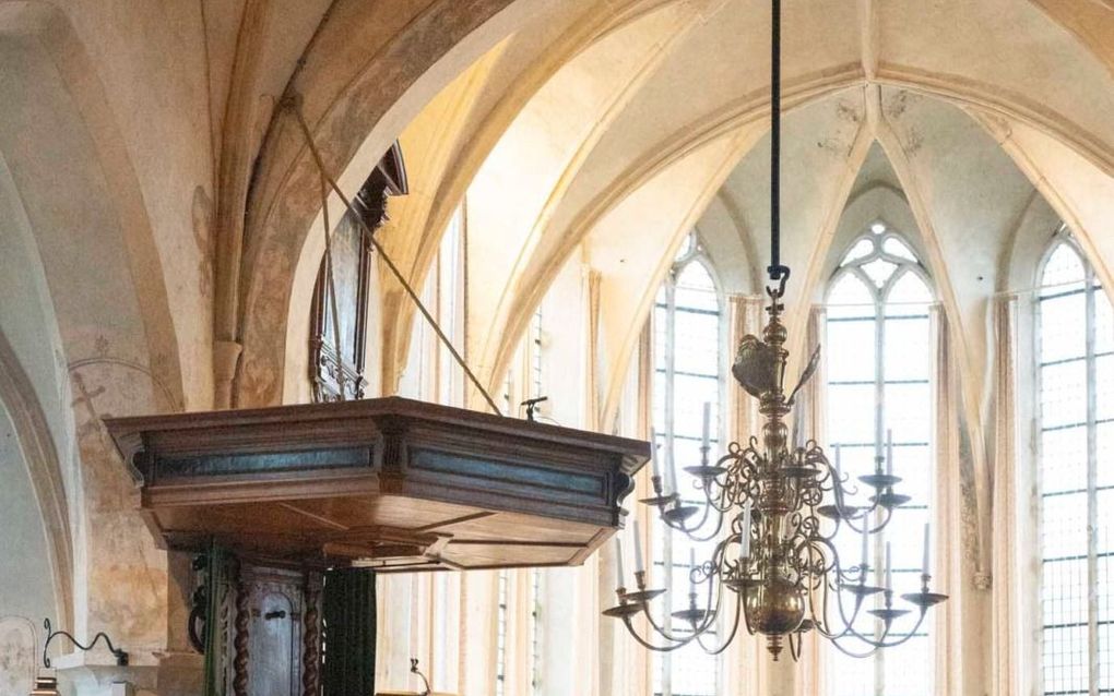 De oudste delen van de Lambertuskerk in het Betuwse Ingen dateren uit de veertiende eeuw. Die delen bevinden zich onder de toren. Er is al sprake van een kerk in 1248. Het koor is in de vijftiende eeuw gebouwd. De kerk is vernoemd naar Lambertus van Luik of van Maastricht die in de zevende eeuw samen met Willibrord het Evangelie in Kempen en in het gebied langs de Maas verkondigde. Dit is een aflevering in de serie Langs Betuwse kerken. beeld Niek Stam