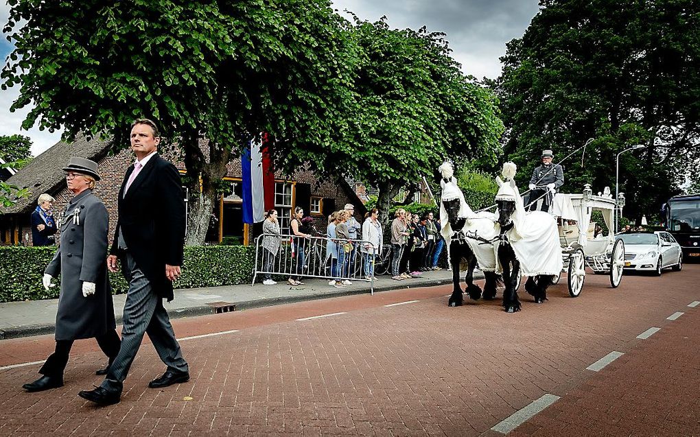 Onder grote belangstelling werd dinsdag Romy begraven in Hoevelaken. beeld ANP