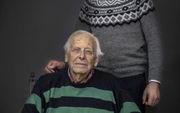 Pieter de Booys (91) uit Wolfheze ontmoet Dahham Salam (26), die twee jaar geleden naar Nederland kwam en nu in Oosterbeek woont. beeld Negin Zendegani