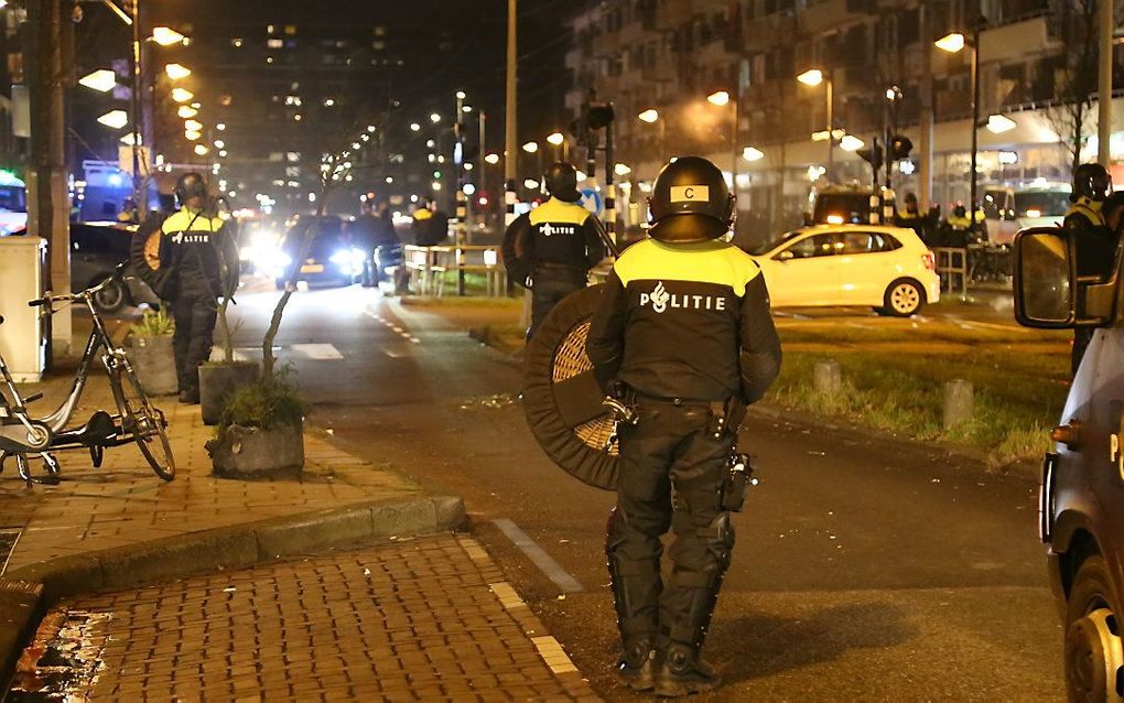 Ook BIJ1-fractievoorzitter Jazie Veldhuyzen gaf „een dikke shout out” aan alle mensen die in hun buurten de straat opgingen; van de Bijlmer tot Buikslotermeer, de Indische buurt tot Osdorp. beeld ANP, INTER VISUAL STUDIO