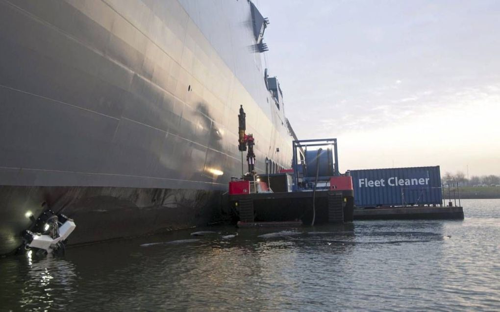 Met de Fleet Cleaner kan een scheepswand snel en milieuvriendelijk worden schoongemaakt. beeld Fleet Cleaner