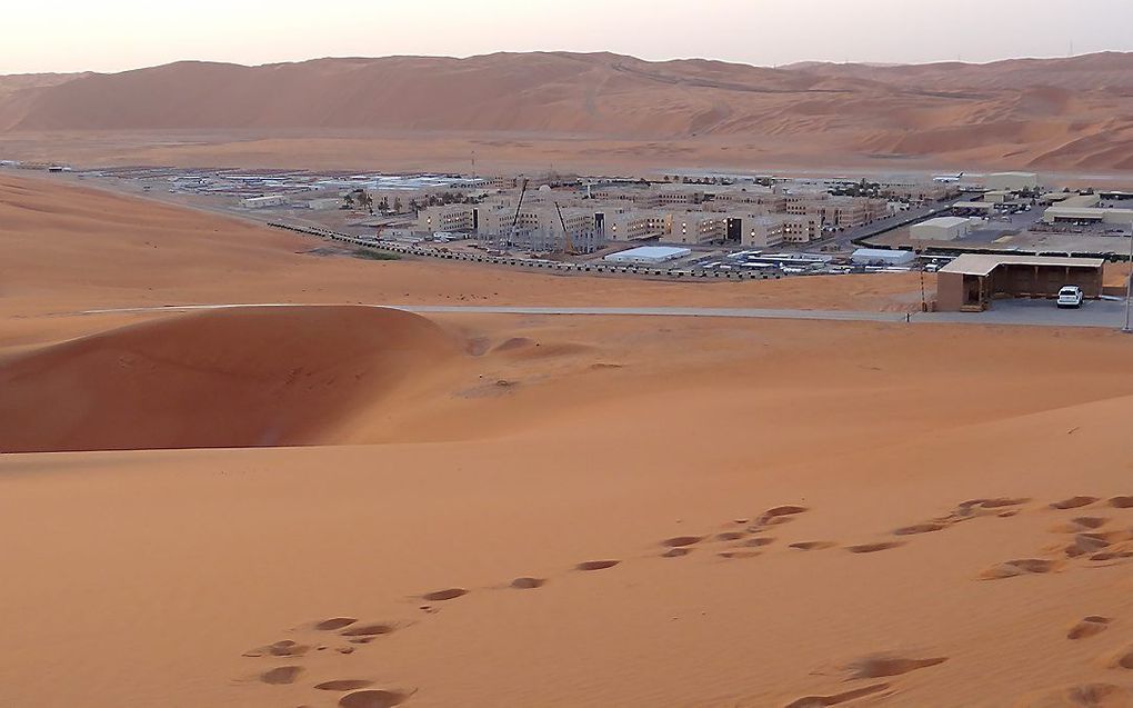 Een raffinaderij en opslagplaats bij Shaybah. beeld AFP