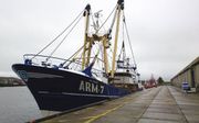 VLISSINGEN. De pulskotter ARM 7 van de Arnemuidse rederij Siereveld ligt aan de ketting in de haven van Vlissingen. De acht bemanningsleden zitten vast op verdenking van poging tot doodslag op drie inspecteurs van de Nederlandse Voedsel- en Warenautoritei