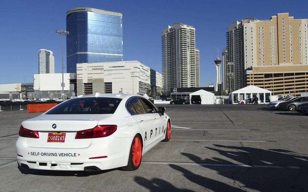 Een BMW waarmee bezoekers van de technologiebeurs een proefrit kunnen maken. De vele sensoren zijn vrijwel onzichtbaar weggewerkt. beeld RD