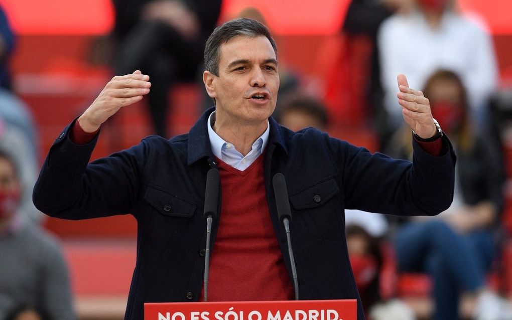 Spain's Prime Minister Pedro Sanchez delivers a speech during a Spanish Socialist Party (PSOE) campaign meeting. photo AFP, Oscar del Pozo