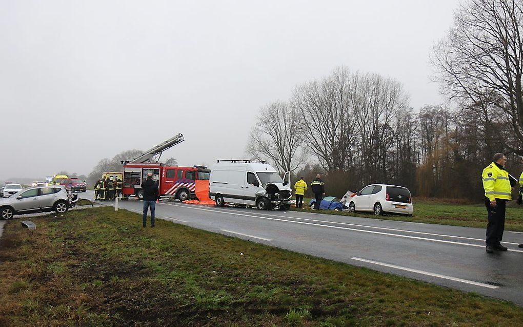 Het dodelijke ongeval op de N210 bij Lekkerkerk in december 2018. beeld ANP, GinoPress