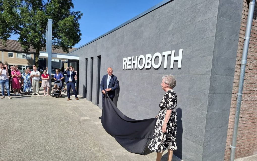 Kerkgebouw Rehoboth hervormd Hollandscheveld heropend, kerk gereformeerde gemeente Dinteloord in ren