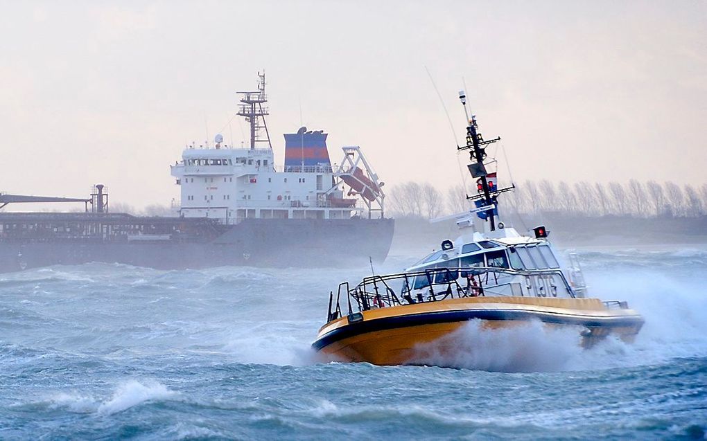 Archieffoto van een schip op de Westerschelde in stormachtige omstandigheden. beeld ANP