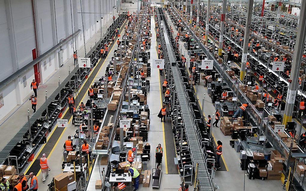 Distributiecentrum van Amazon in Dortmund. beeld EPA