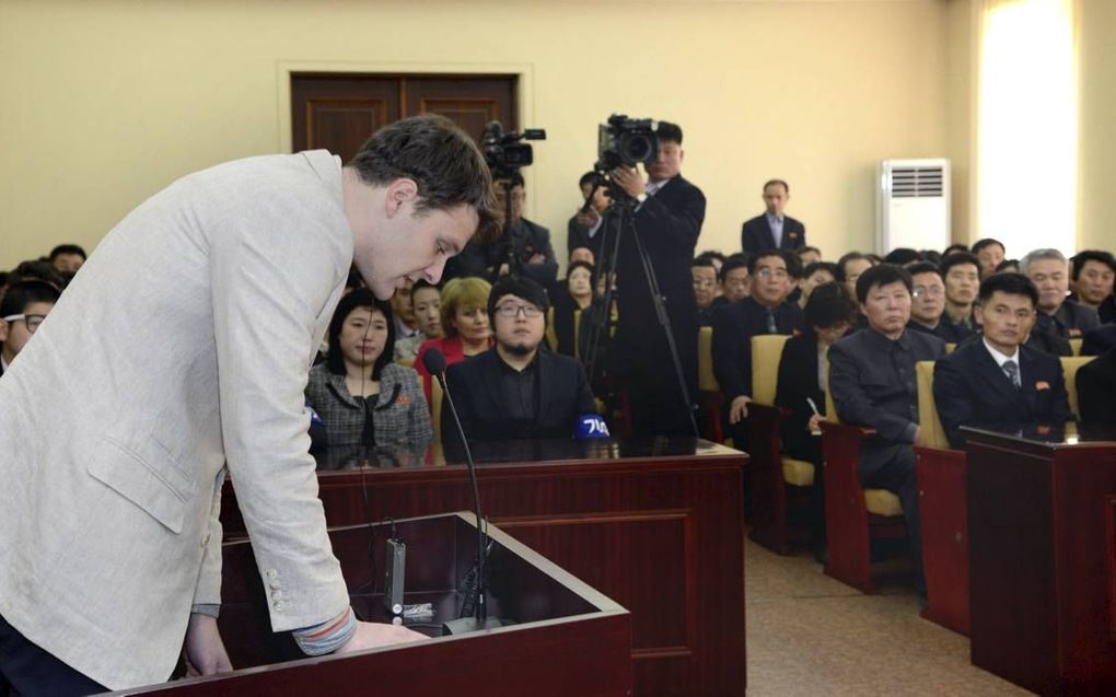 De Amerikaanse student Otto Warmbier tijdens zijn proces in Pyongyang, vorig jaar. beeld EPA/KCNA