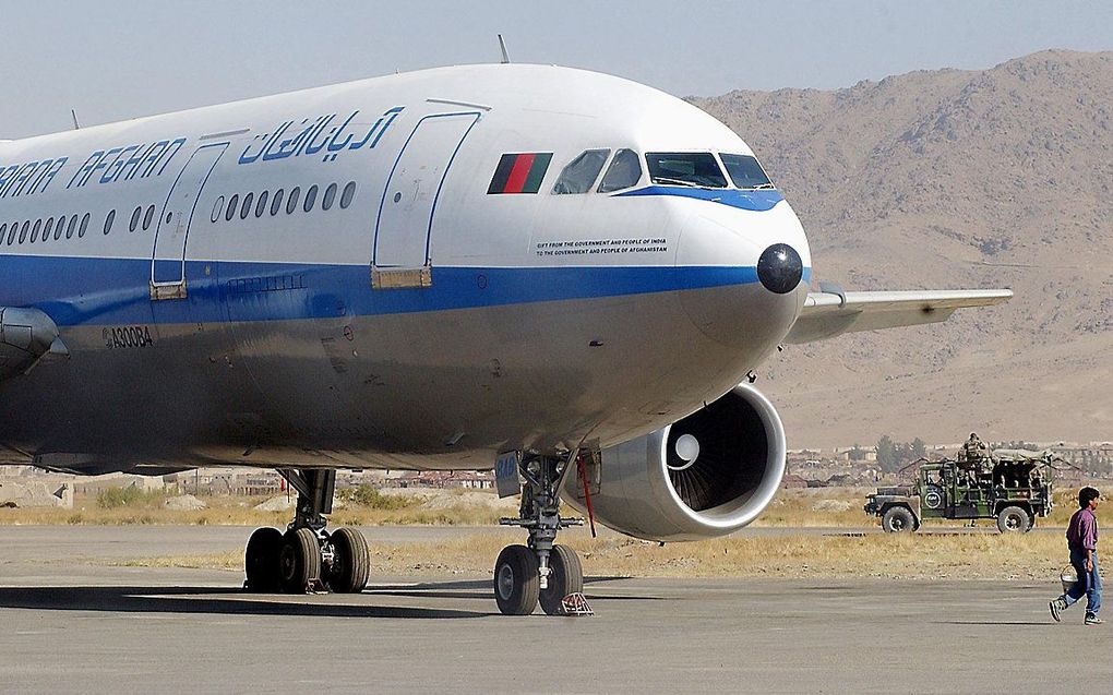 Archiefbeeld van een toestel van Ariana Afghan Airlines. beeld AFP