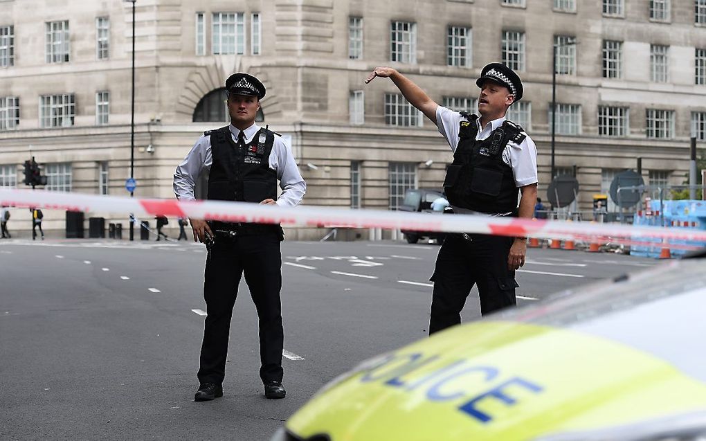 Politie bij het Britse parlement. beeld EPA