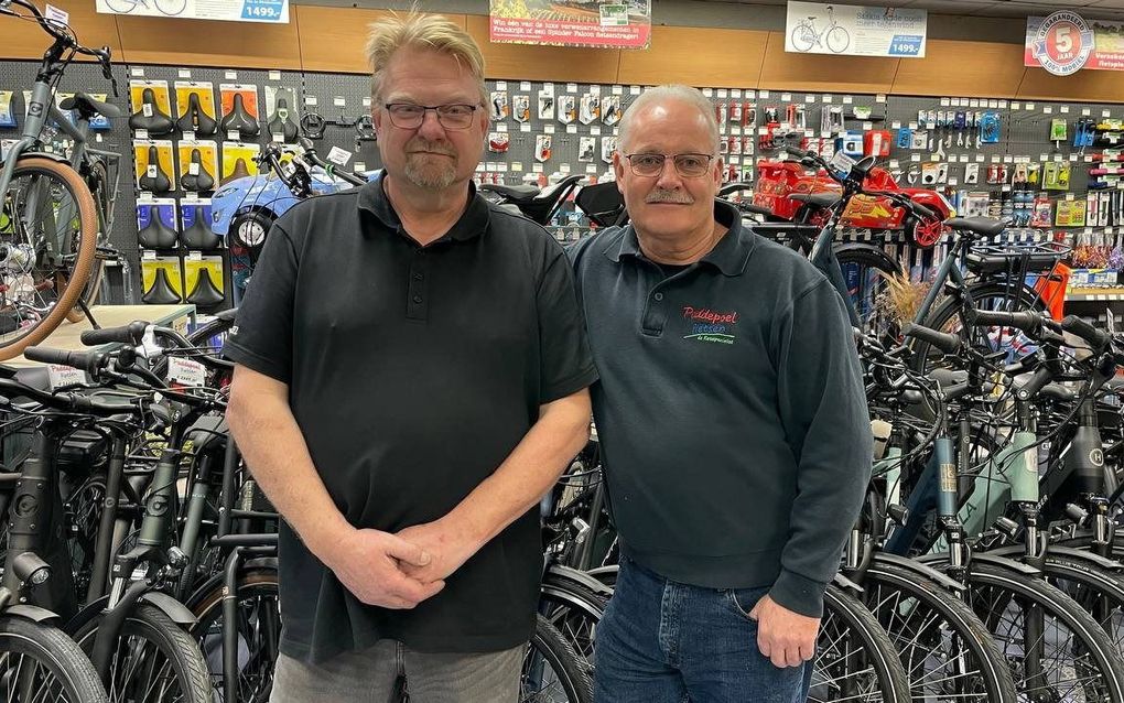 Peter Oest (l.) en Martin Haijkens van het inmiddels opgeheven Paddepoel Fietsen. beeld Merijn Slagter