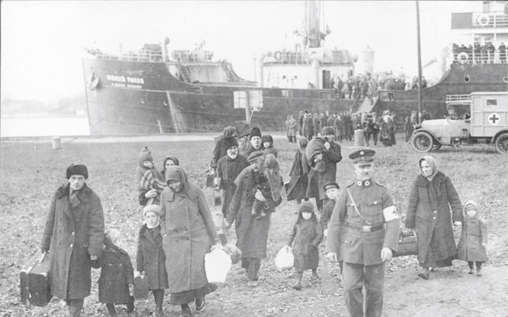 Een groep Rusland-Duitsers keert in 1929 terug naar Duitsland. beeld Bundesarchiv