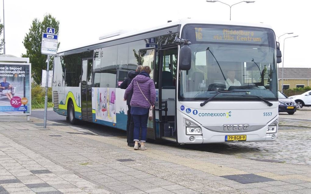 Met enige regelmaat vallen bussen in Zeeland uit. Ook worden haltes overgeslagen. De PvdA heeft hier vragen over gesteld. beeld Van Scheyen Fotografie