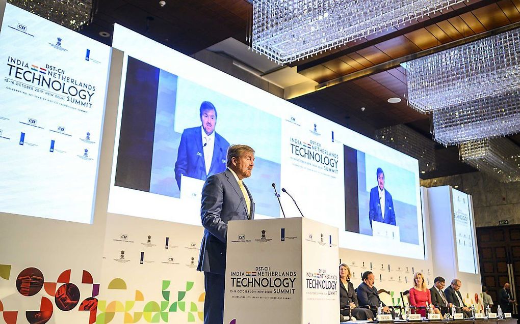 Koning Willem-Alexander houdt dinsdagochtend in New Delhi een toespraak tijdens de 25e editie van de India Tech Summit. beeld ANP