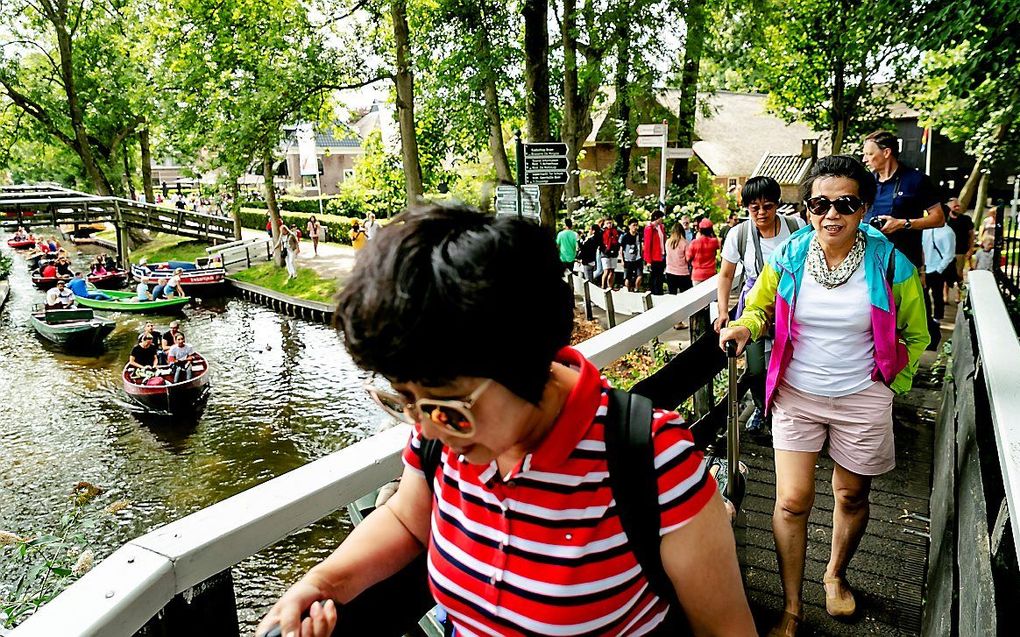 Toeristen in Giethoorn. beeld ANP, Robin Lonkhuijsen