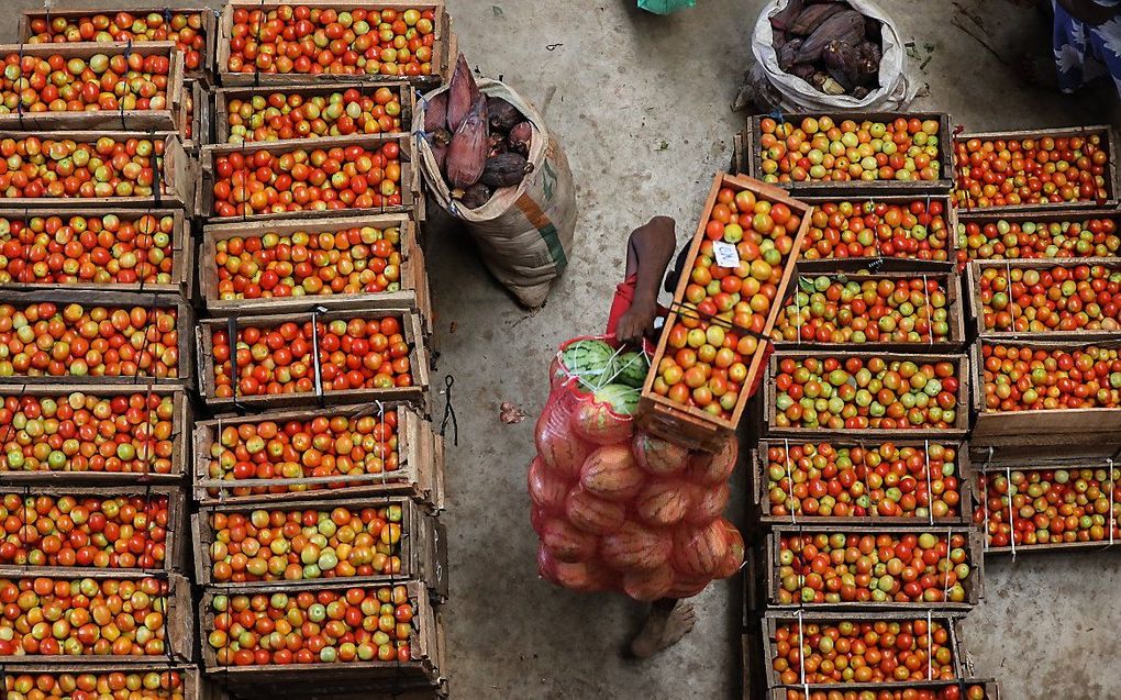 Markt in Colombo, Sri Lanka. beeld EPA, CHAMILA KARUNARATHNE