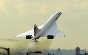De kerosineslurpende Concordes van Air France en British Airways vlogen 15 jaar geleden voor het laatst. Verschillende werken aan toestellen waarmee passagiers weer supersonisch kunnen vliegen en in de helft van de tijd op plaats van bestemming zijn. beel