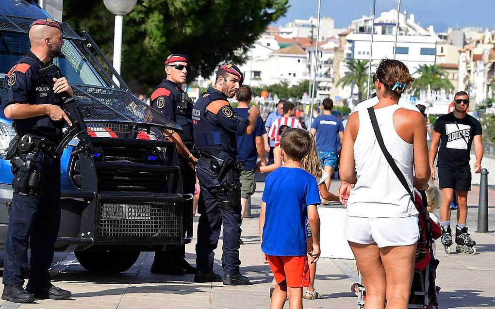 Toeristen in Cambrils. beeld AFP