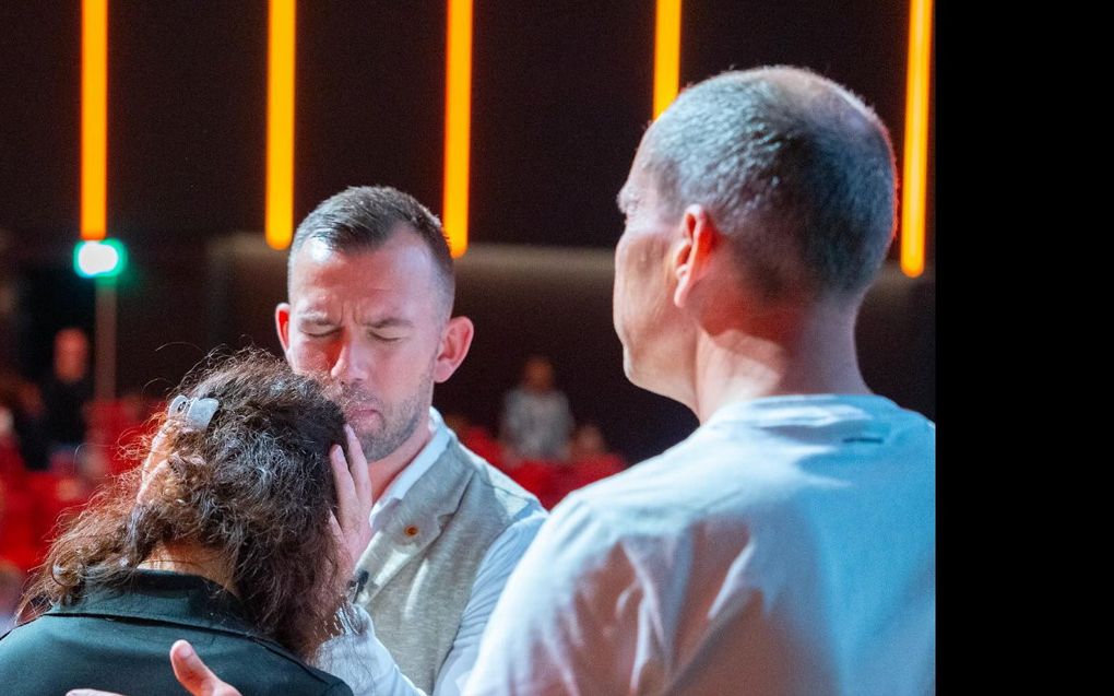 Toets het oppakken van voorganger Tom de Wal in Tilburg aan de wet