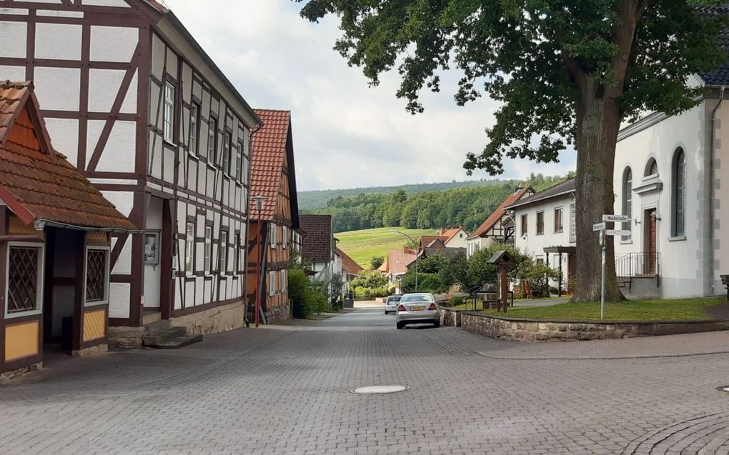 Gottstreu. Rechts de waldenzenkerk, links het waldenzenmuseum. beeld Wim Eradus