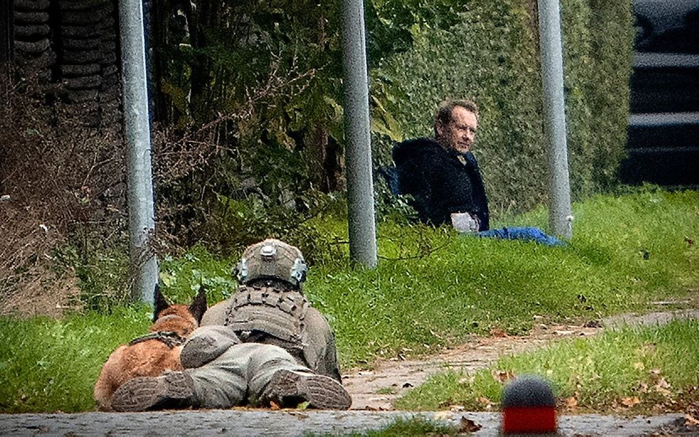 Peter Madsen, rechts, tijdens zijn ontsnapping uit de gevangenis in oktober 2020. beeld AFP, Nils Meilvang