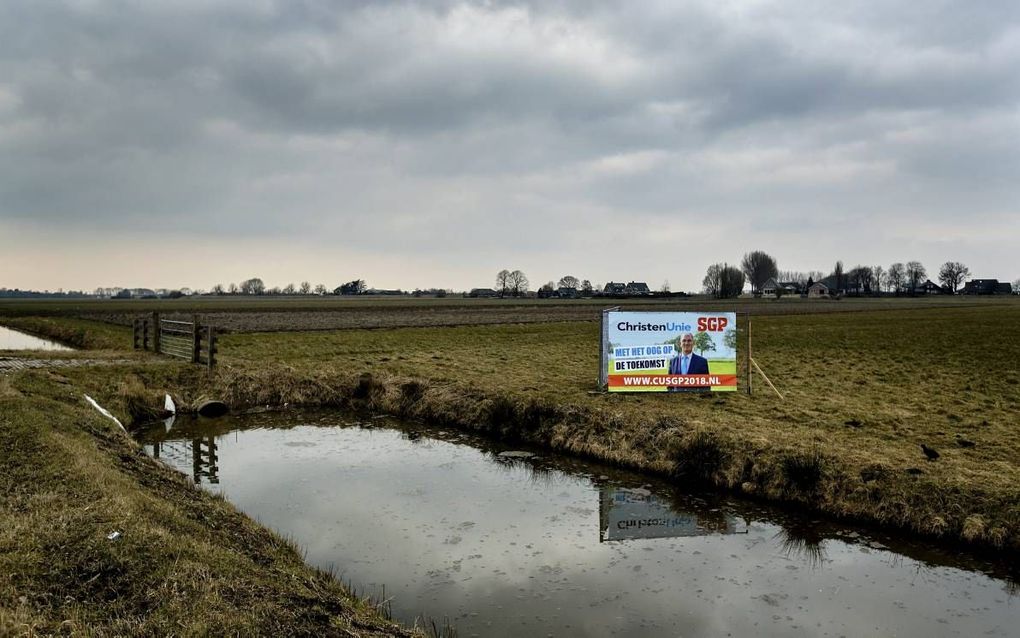 Partijen gaan komende maanden aan de weg timmeren met het oog op de verkiezingen van de Provinciale Staten op 20 maart. Foto: een verkiezingsbord nabij Mijdrecht in verband met de gemeenteraadsverkiezingen eerder dit jaar. beeld ANP, Robin van Lonkhuijse