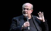 Salman Rushdie geldt als voorvechter van het vrije woord sinds hij vogelvrij werd verklaard door de Iraanse geestelijke Khomeini. beeld AFP