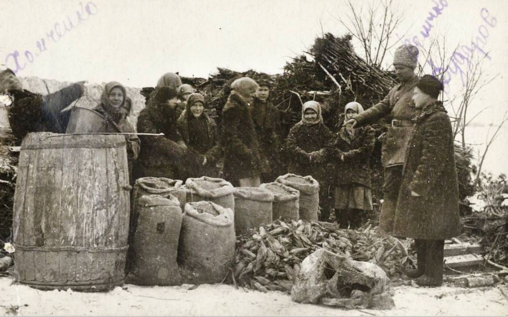 Oekraïense boeren in november 1932. beeld Wikimedia