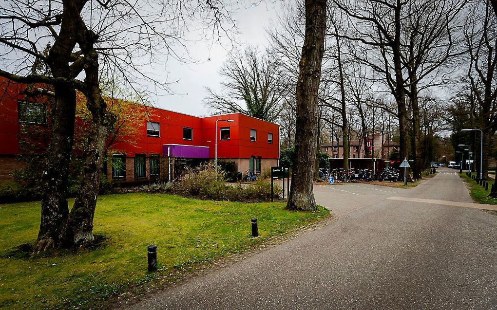 Fivoor en zeven andere ggz-instellingen eisten dinsdag in een rechtszaak kostendekkende vergoedingen. Fivoor runt onder meer de tbs-kliniek in Den Dolder (foto). beeld ANP,  Robin van Lonkhuijsen