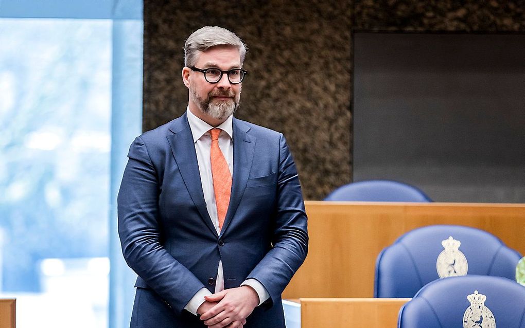 Sidney Smeets (D66) tijdens de beëdiging als lid van de Tweede Kamer. beeld ANP REMKO DE WAAL