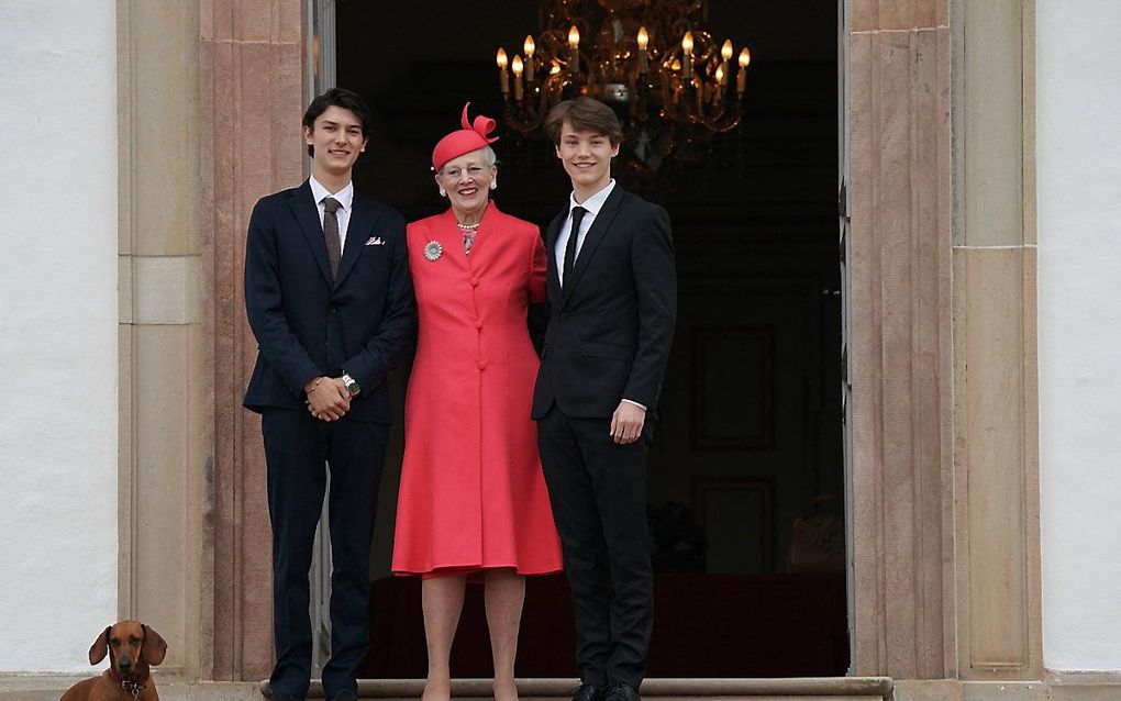 De Deense koningin Margrethe met twee kleinzoons. beeld AFP, Keld Navntoft