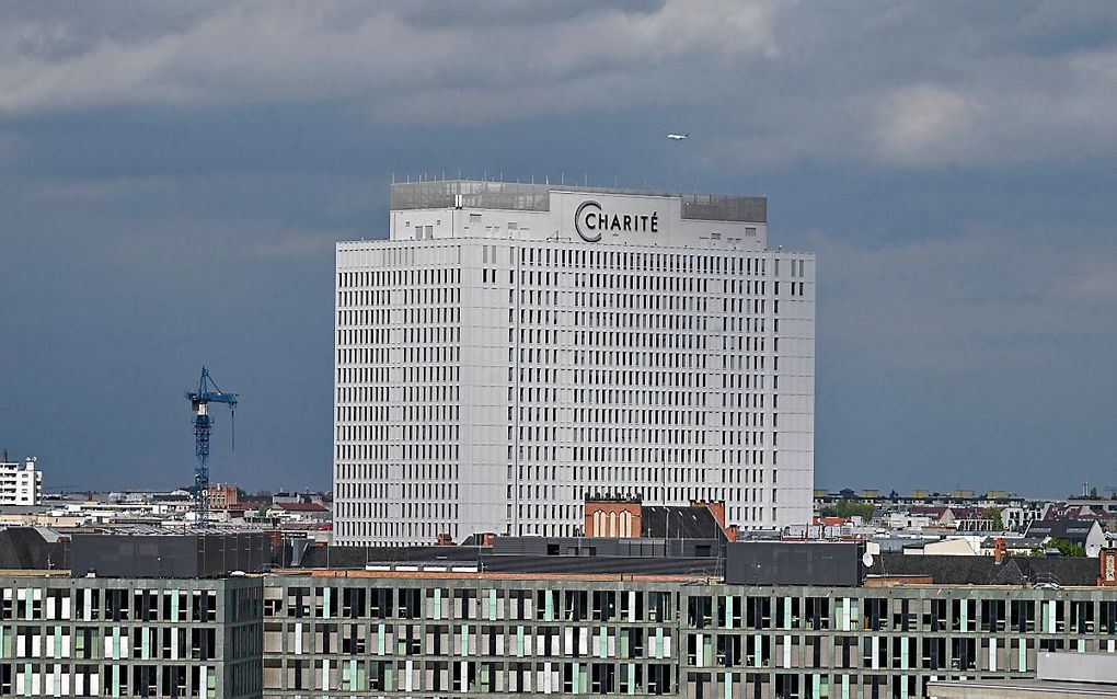 Het hoofdgebouw van het Charité-ziekenhuis in Berlijn, waar Aleksej Navalni herstelt van zijn mogelijke vergiftiging. beeld AFP, Tobias Schwarz