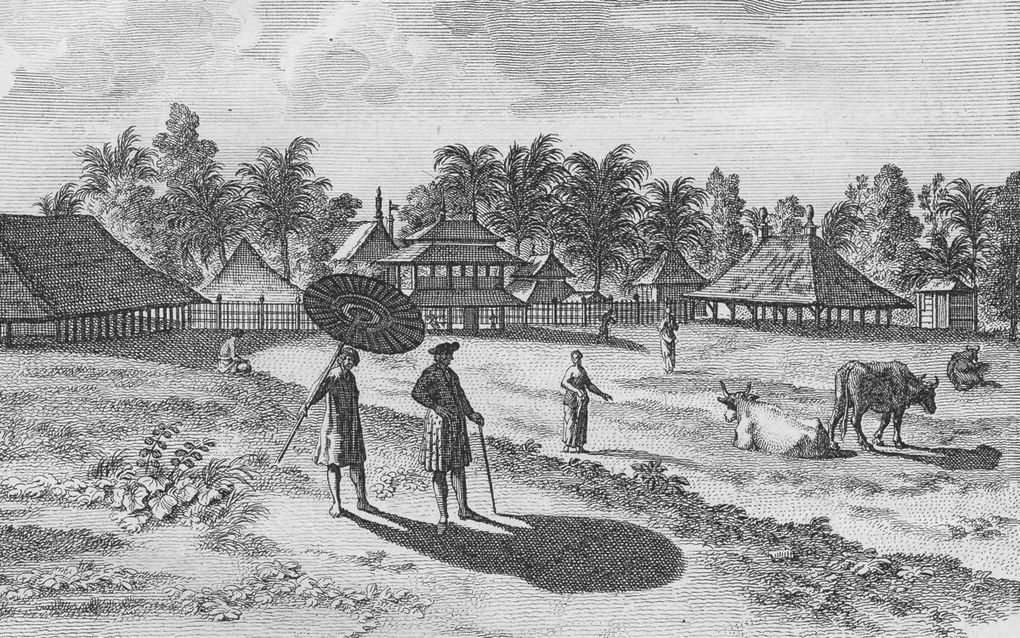 Cornelis Chastelein (met wandelstok) op zijn landgoed Seringsing ten zuiden van Batavia. Gravure van Cornelis de Bruijn uit 1706. beeld RD