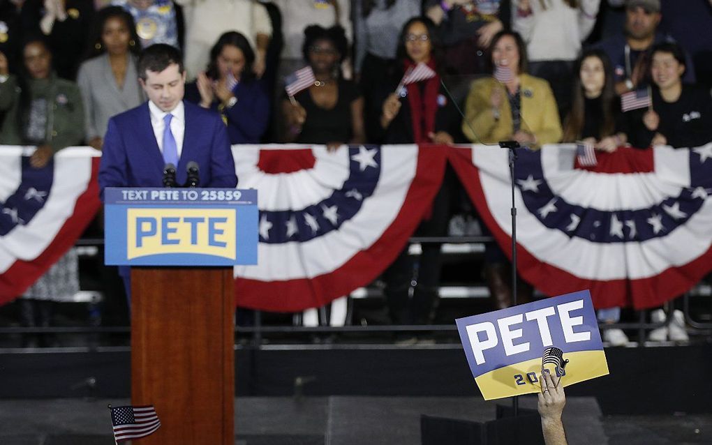 Pete Buttigieg tijdens een campagnebijeenkomst in Iowa. beeld EPA