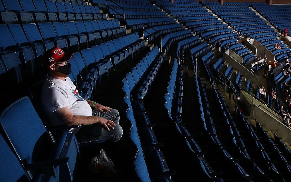 Op een campagenbijeenkomst van Trump in Tulsa kwamen vorige maand slechts 6000 mensen opdagen, in een stadion waar 19.000 zitplaatsen zijn. beeld AFP