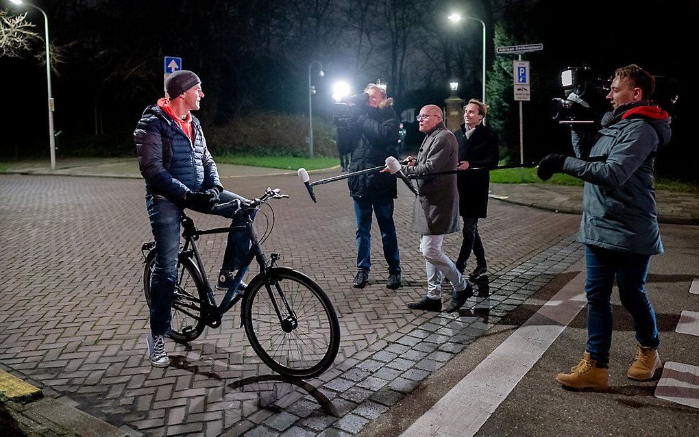 Premier Mark Rutte verlaat het Catshuis na afloop van de tweede sessie over de toeslagenaffaire. beeld ANP, BART MAAT