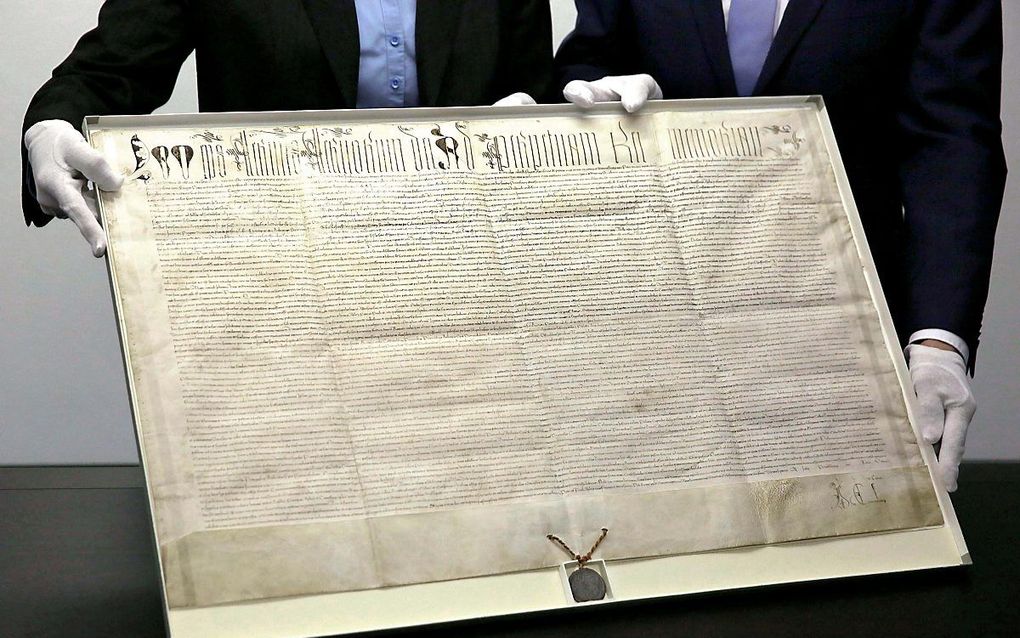 Paus Leo X vaardigde zijn decreet tegen Luther uit op 15 juni 1520. Naast het perkamenten origineel  van de banbrief (foto) zijn nog twee exemplaren in omloop. beeld EPD, Matthias Schumann